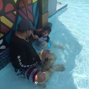 Meet your Posher, Adrian